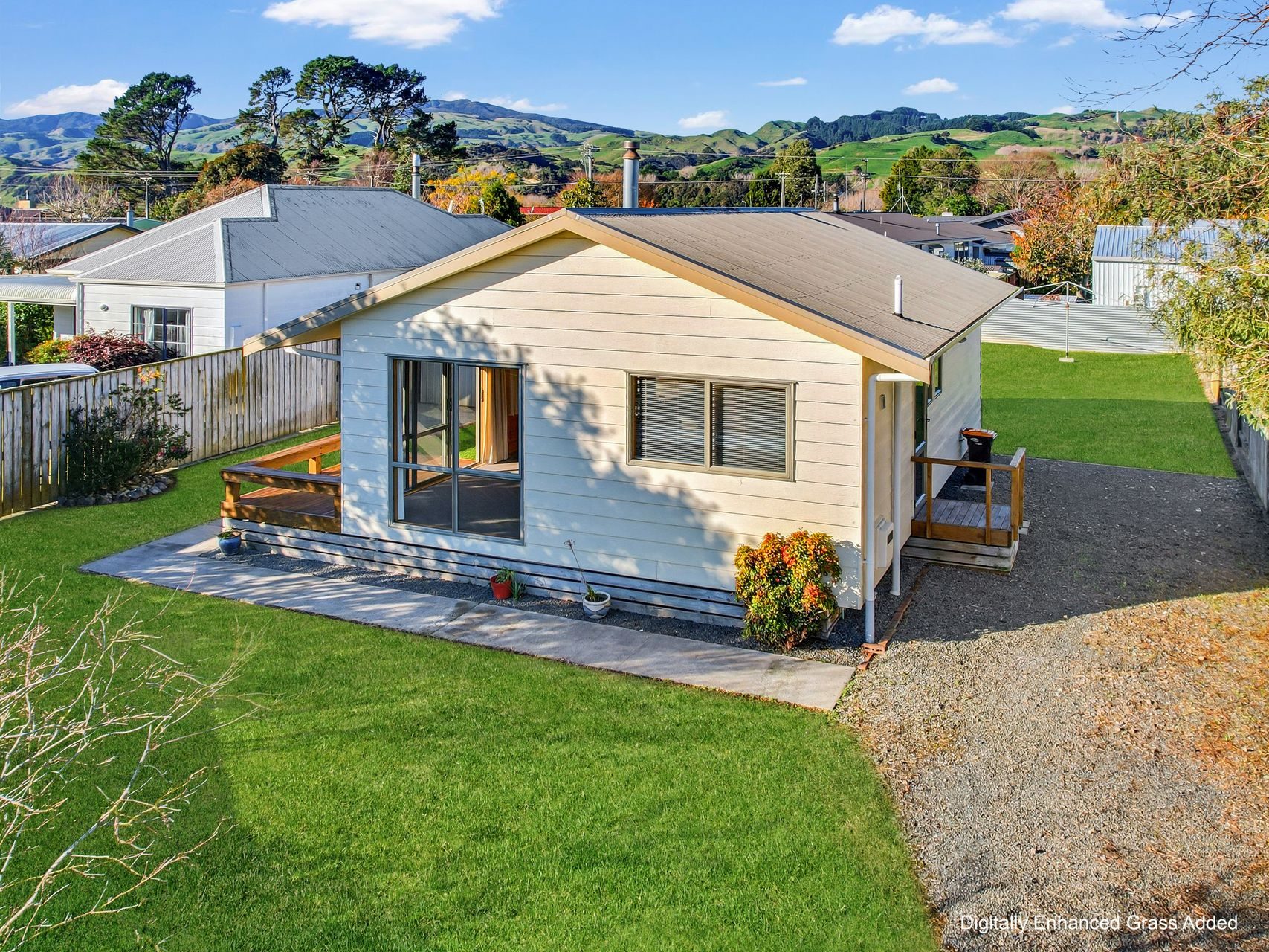 Fresh, Vacant and Ready in Cameo Court — slide 2