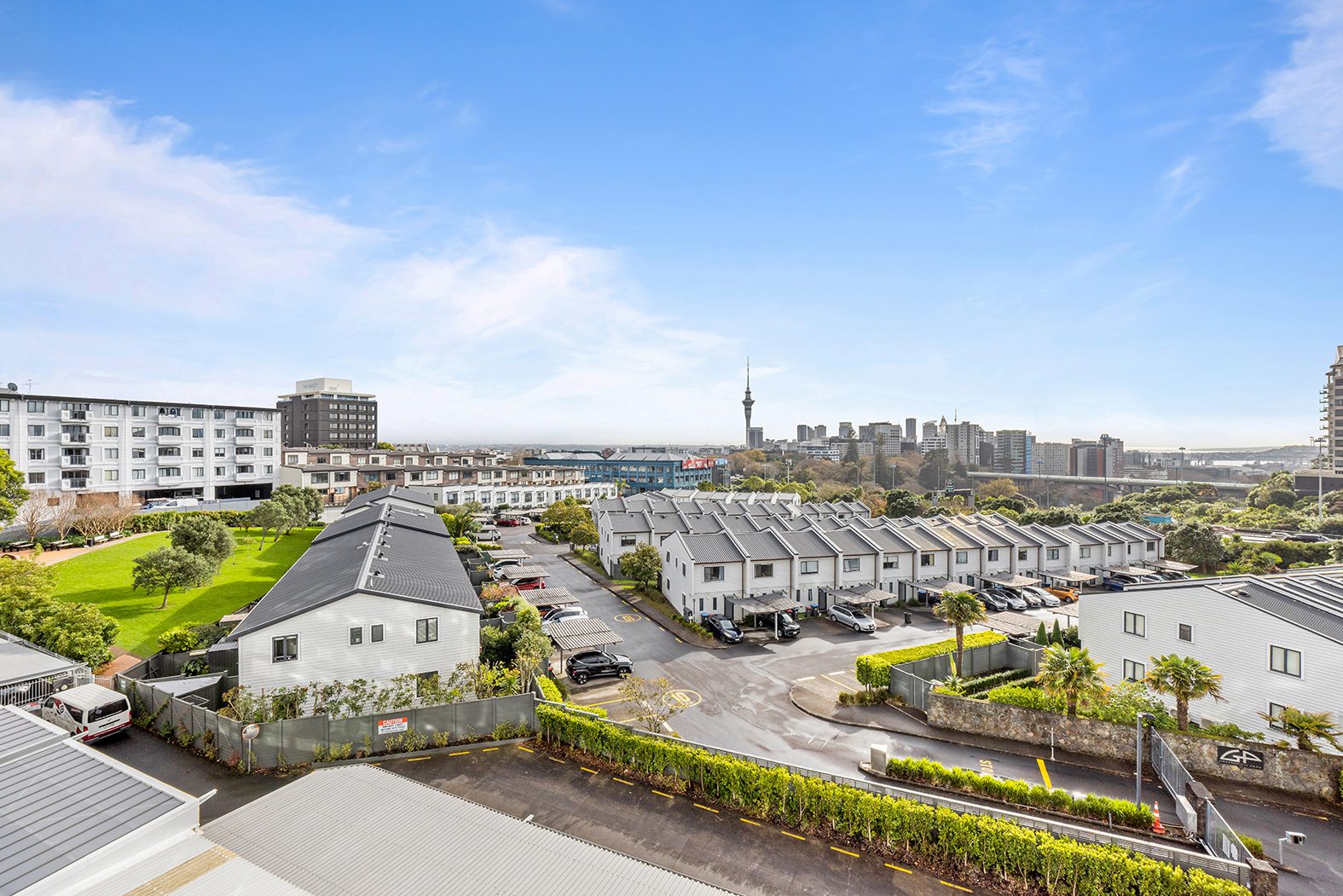 Newly Rebuilt Fringe Living with Views — slide 2