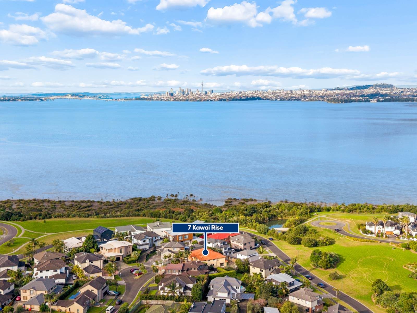 An Exceptional Coastal Estate with Spectacular... — slide 2
