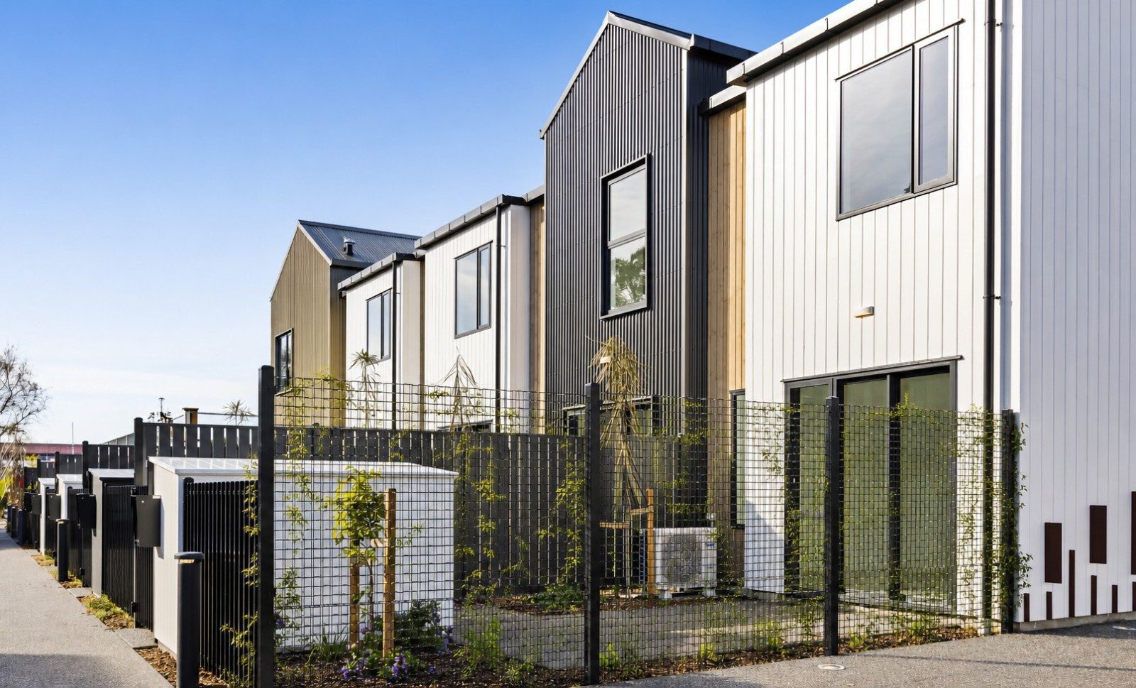 Showhome now open! Call to book your slot — slide 26