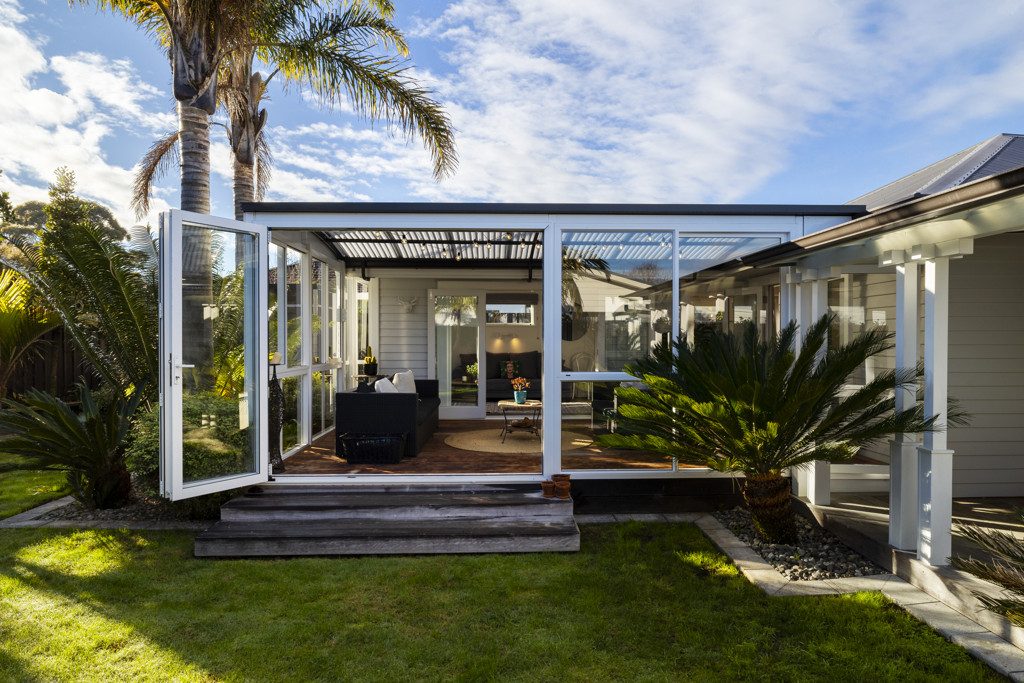 A Private Garden Sanctuary Close to the City — slide 1