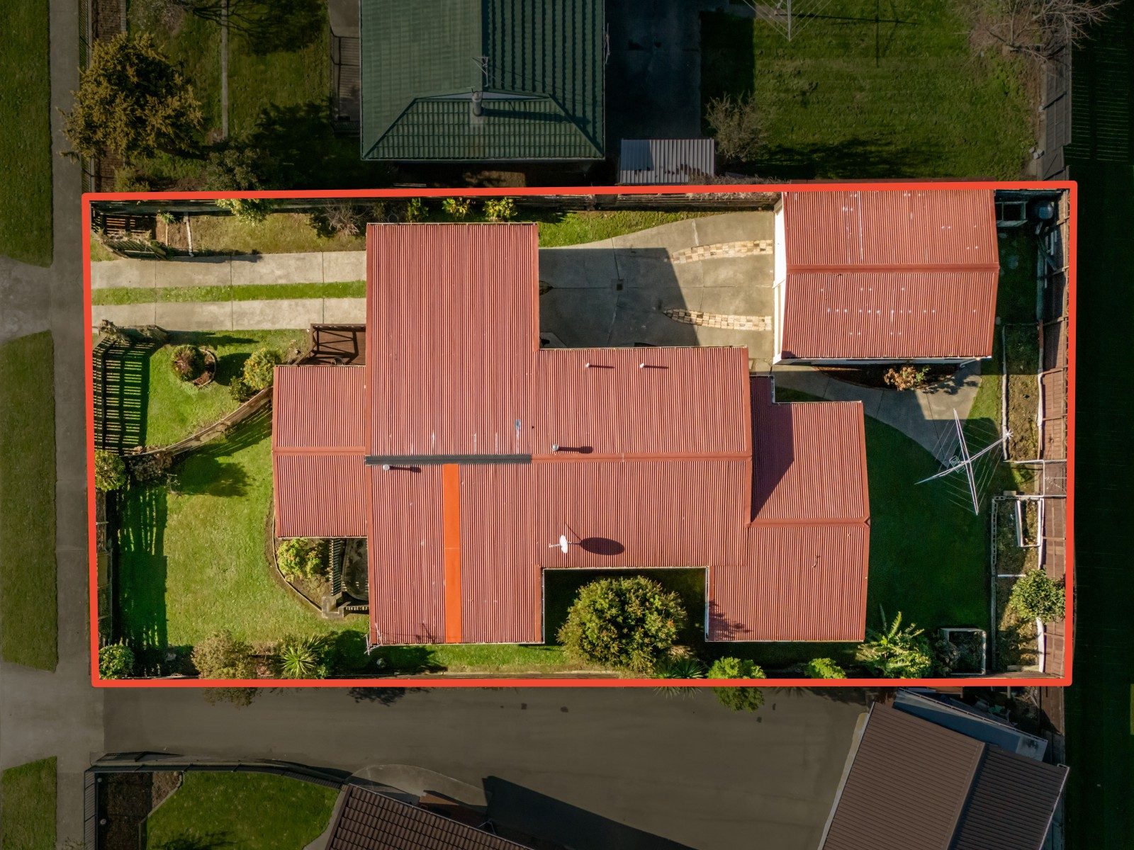 Renovated four-bedroom family home - move in ready — slide 29