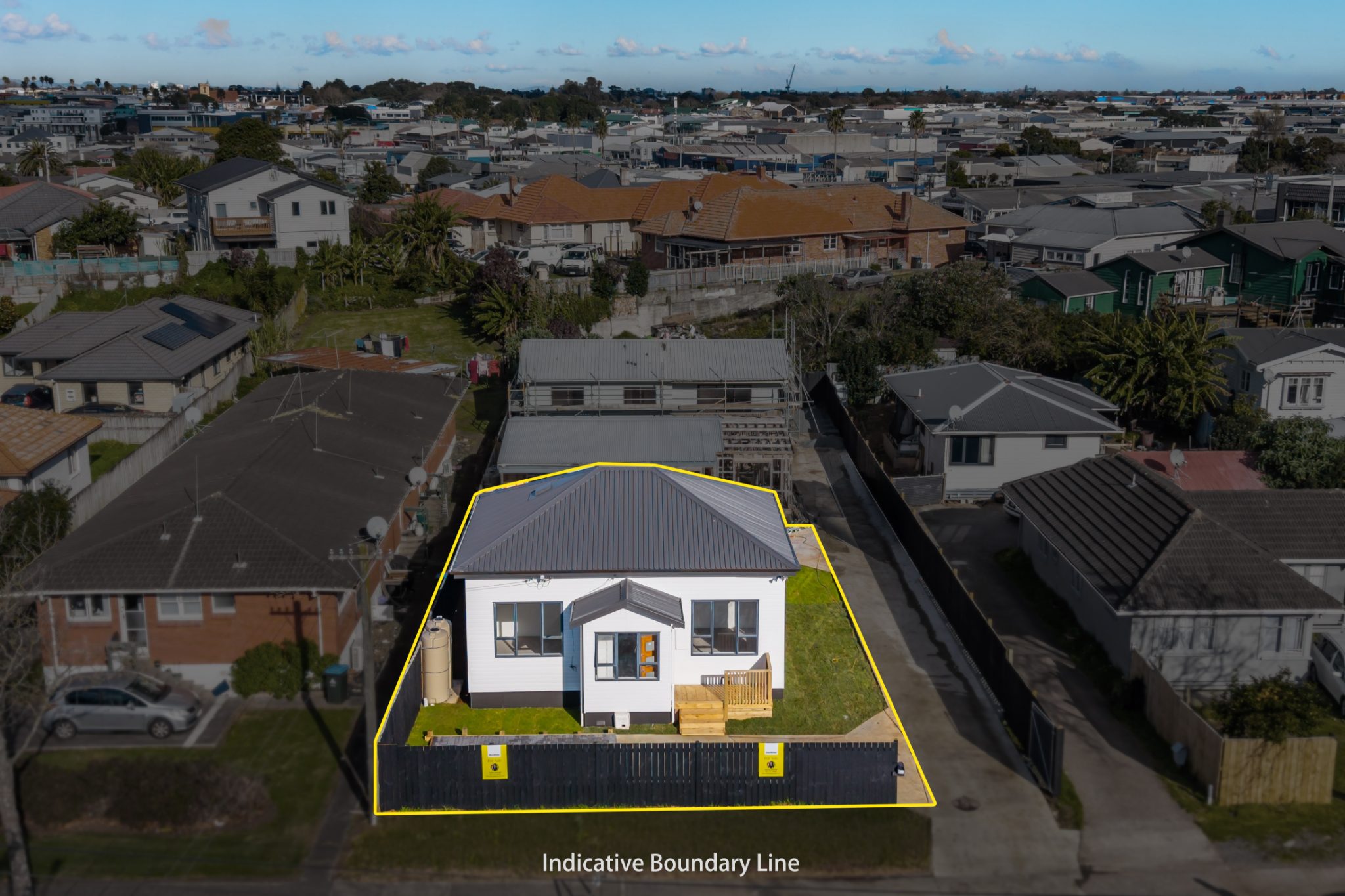 Freestanding, Renovated & Move In Ready! — slide 8