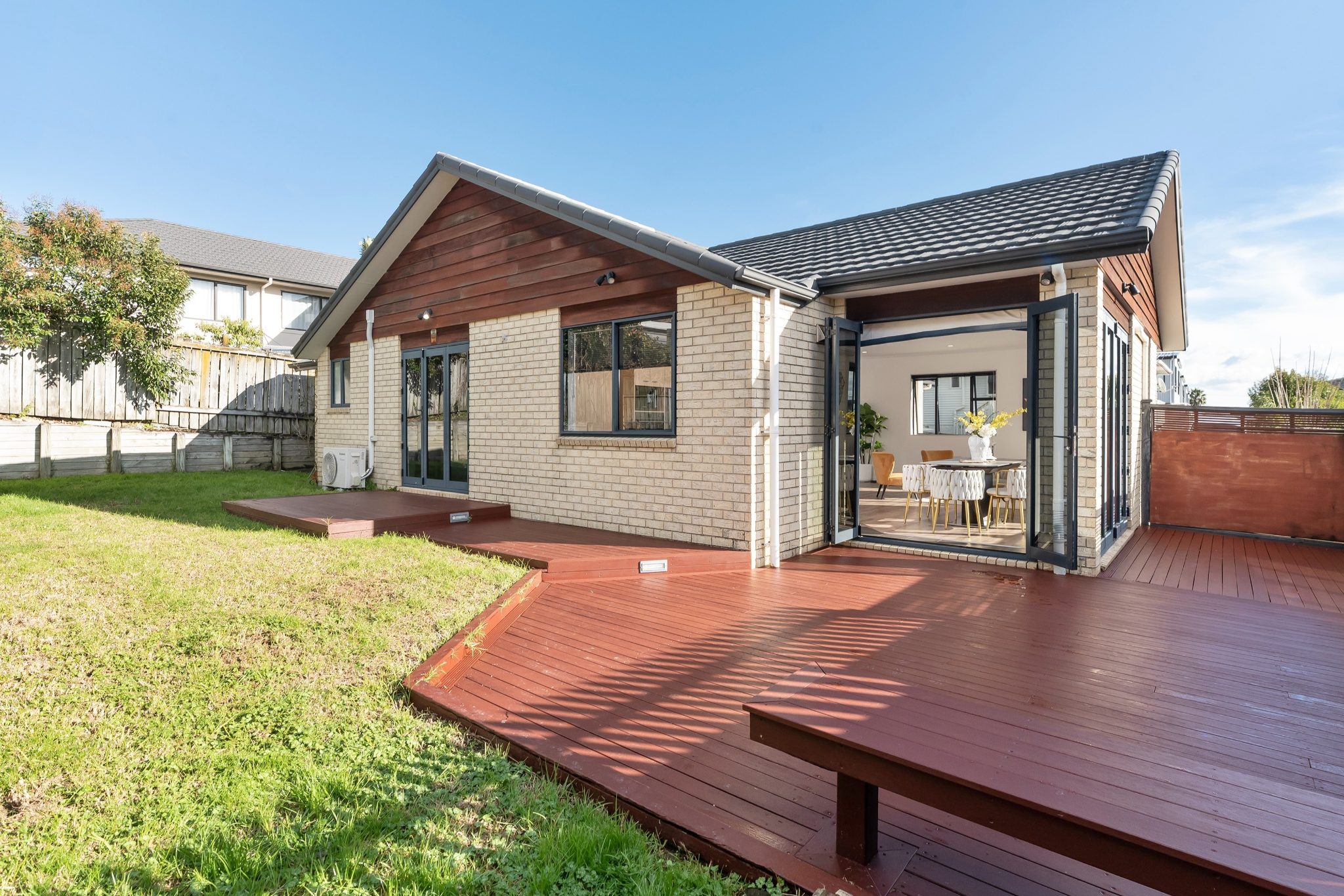 Freehold & Standalone with Double Garage — slide 2