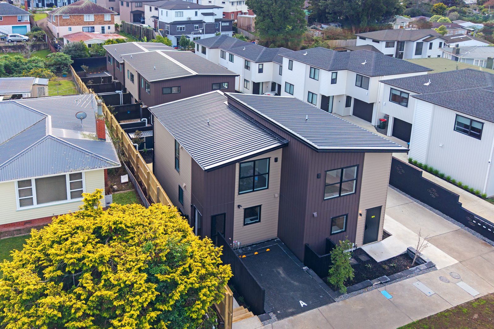 Boutique Freehold Living - Blockhouse Bay — slide 2