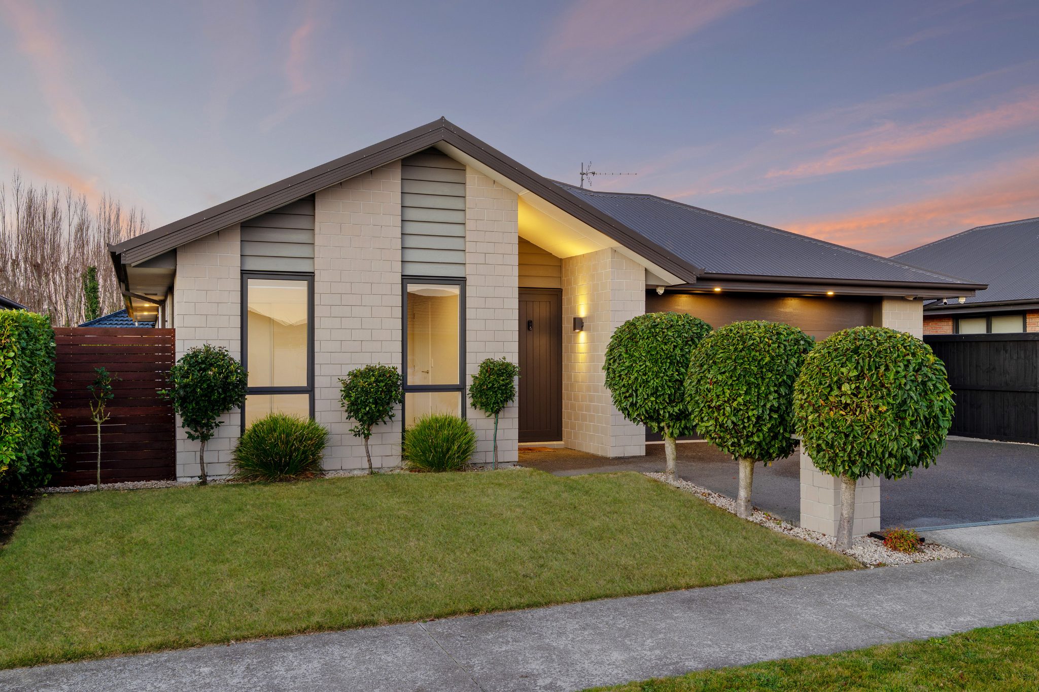 Effortless Modern Living in Silverstream — slide 2