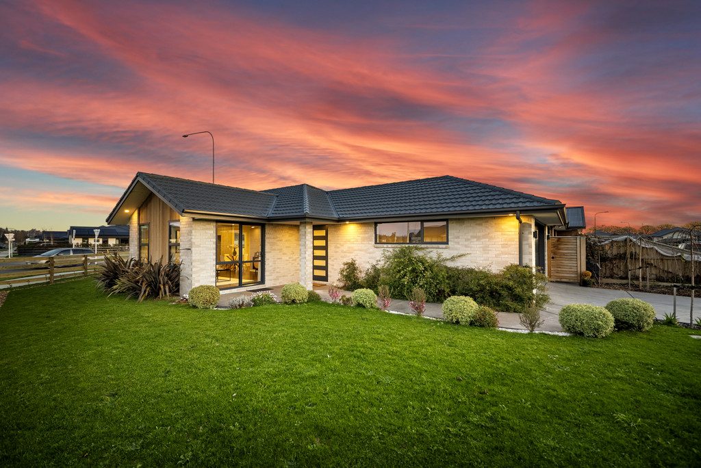 Ready When You Are! Modern Family Abode — slide 2