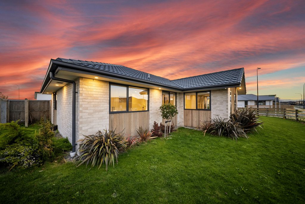 Ready When You Are! Modern Family Abode — slide 14