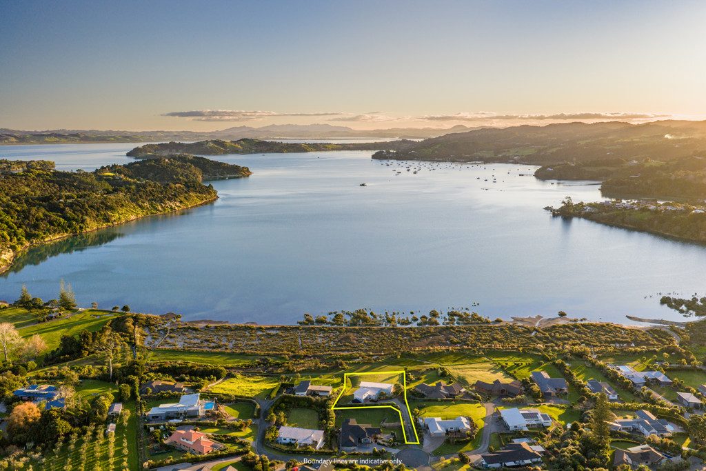 Palms Estate Waterfront — slide 1