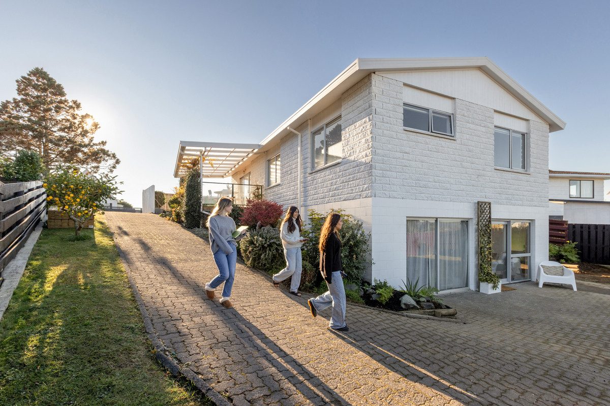 Beautifully Renovated, Brilliantly Located — slide 1