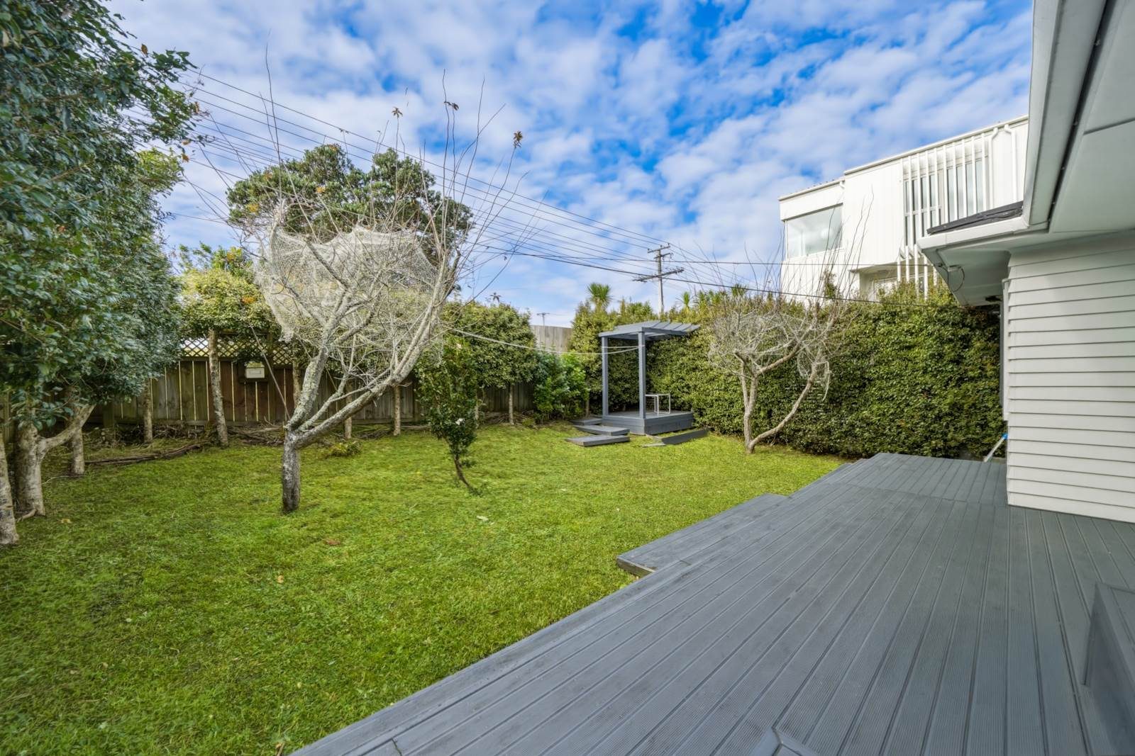 Renovated & Ready in Double Westlake Zone — slide 2