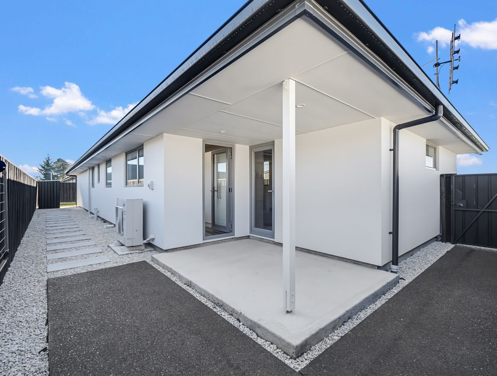 High-Spec & Move-In Ready – Immediate Possession — slide 32