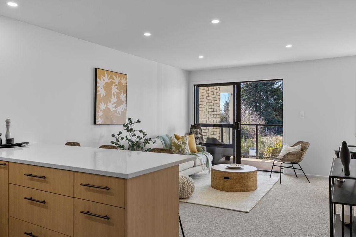 Brand New Family Living | Modern Design | Outstand — slide 2