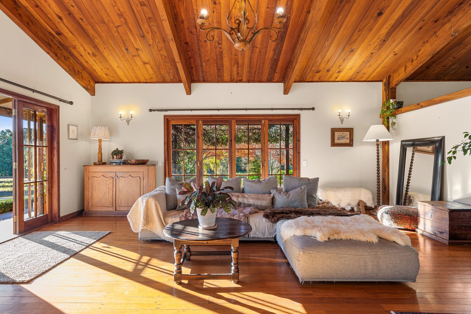 Exceptional Lifestyle and Equestrian Property — slide 2