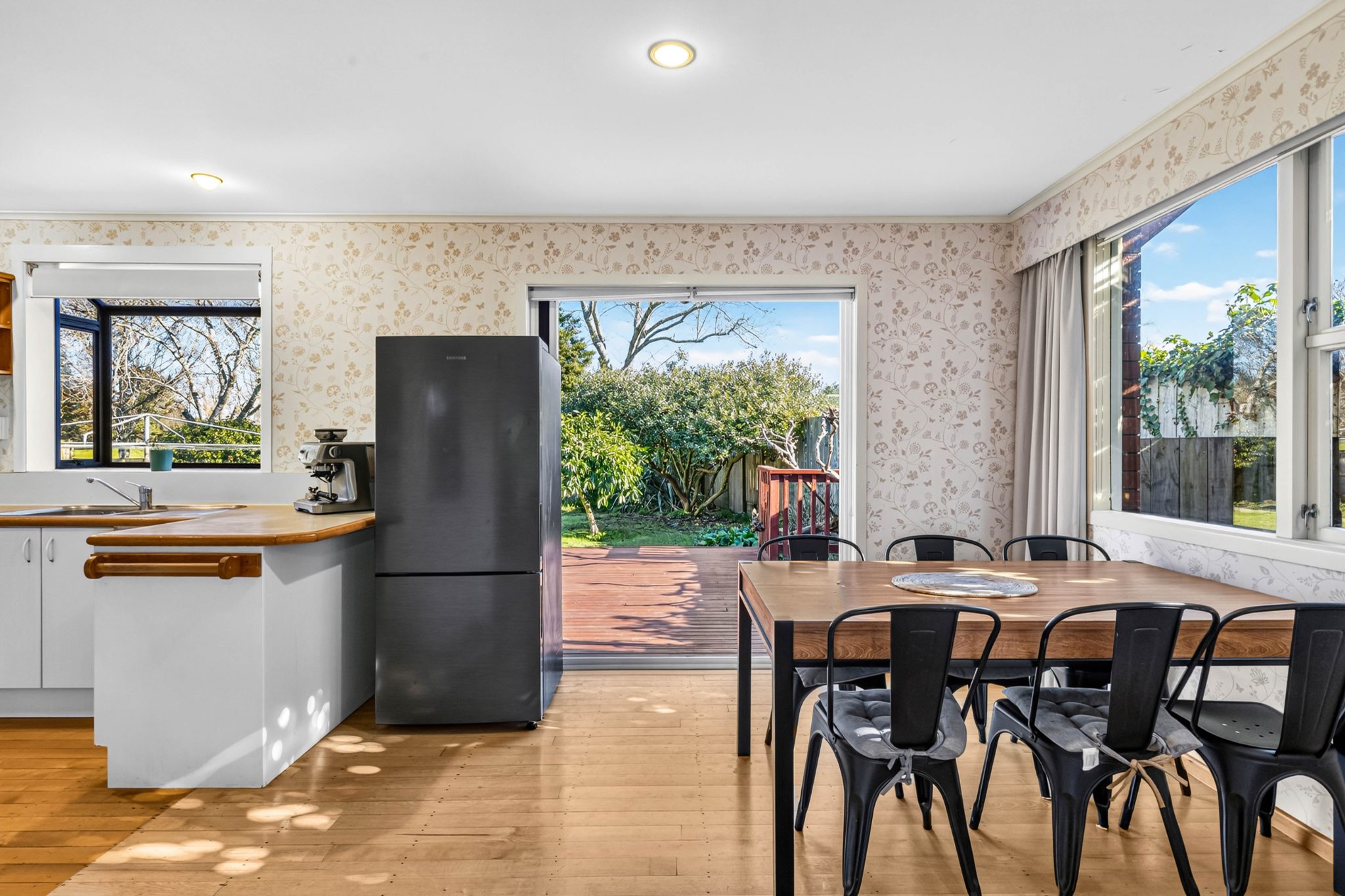 Park-Side Family Living in Zoned Silverdale — slide 1