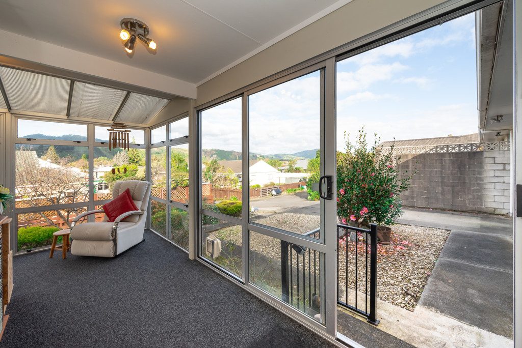A Smart Start in Raumati Beach — slide 1