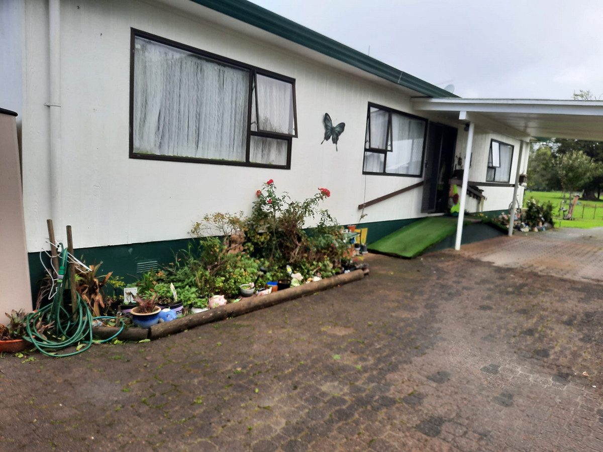 OWNER SAYS IT HAS TO GO - House and 20 acres - OFF — slide 1