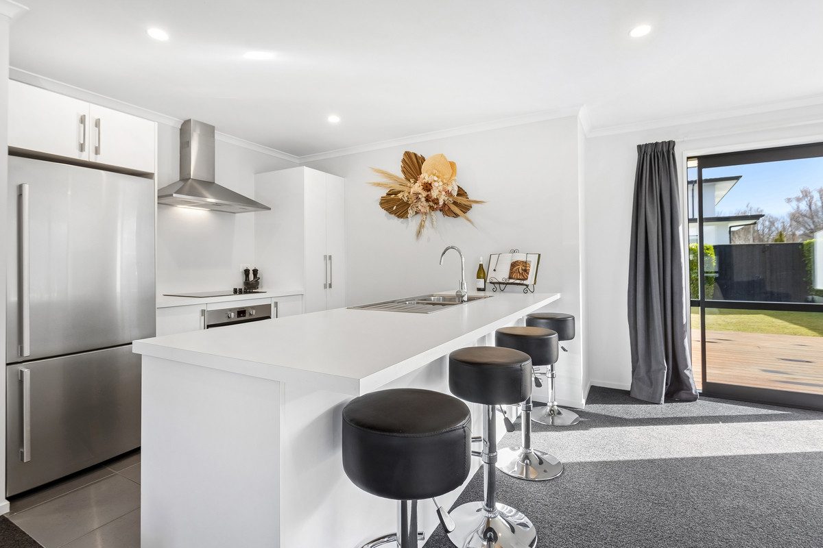 UNDER OFFER by Team Azzopardi, Lime Real Estate — slide 2