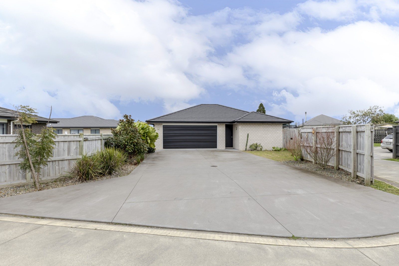 Modern Living in Waitara — slide 29