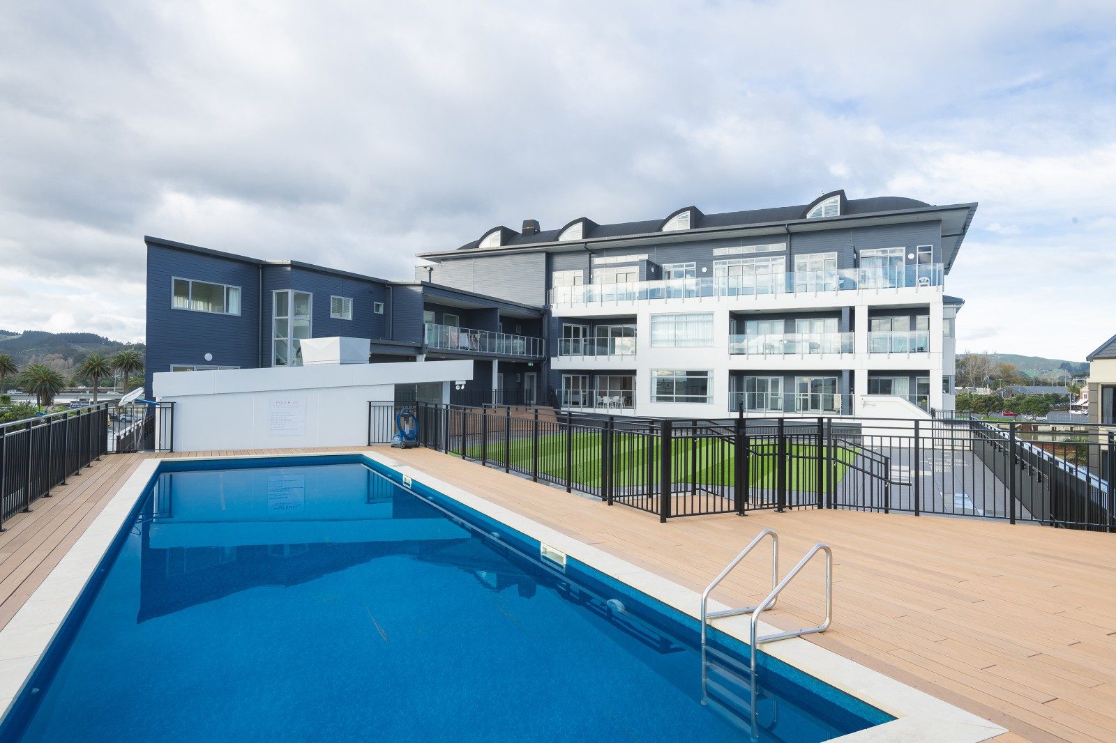 Marina view Starter Apartment — slide 32