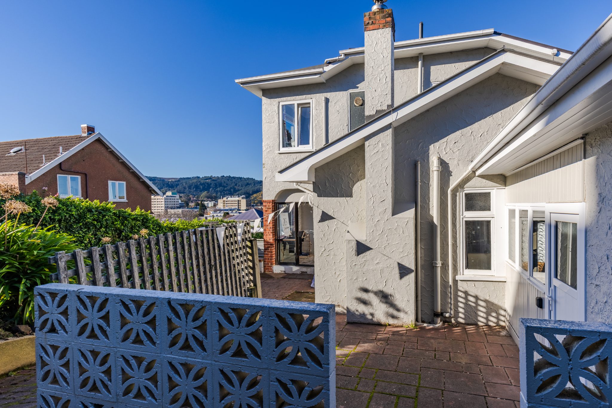 Best House, Best Street — slide 1