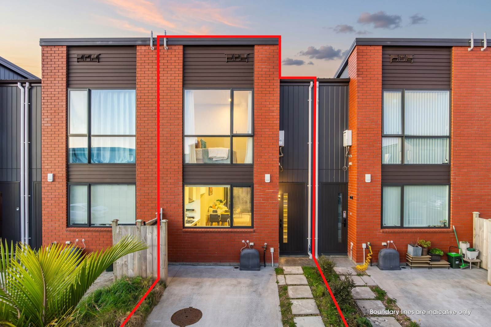 Modern Freehold Living in Popular Scott Point — slide 16