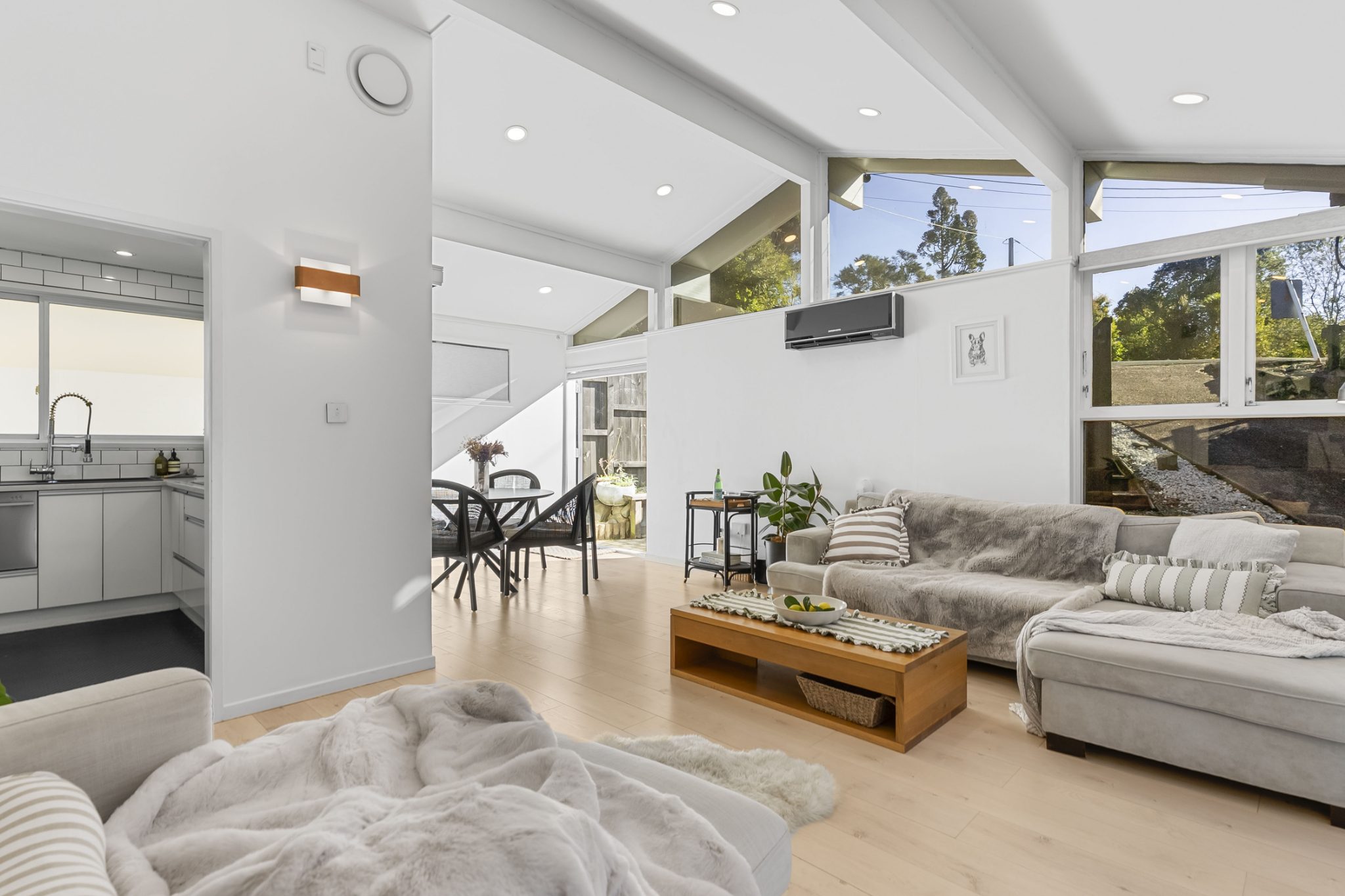 Mid Century Mod |Titirangi Vibes — slide 2