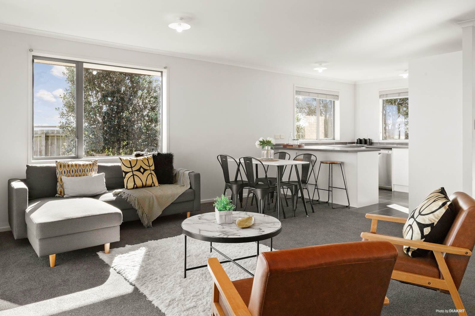 Elevated Modern Living with Spectacular Views — slide 2