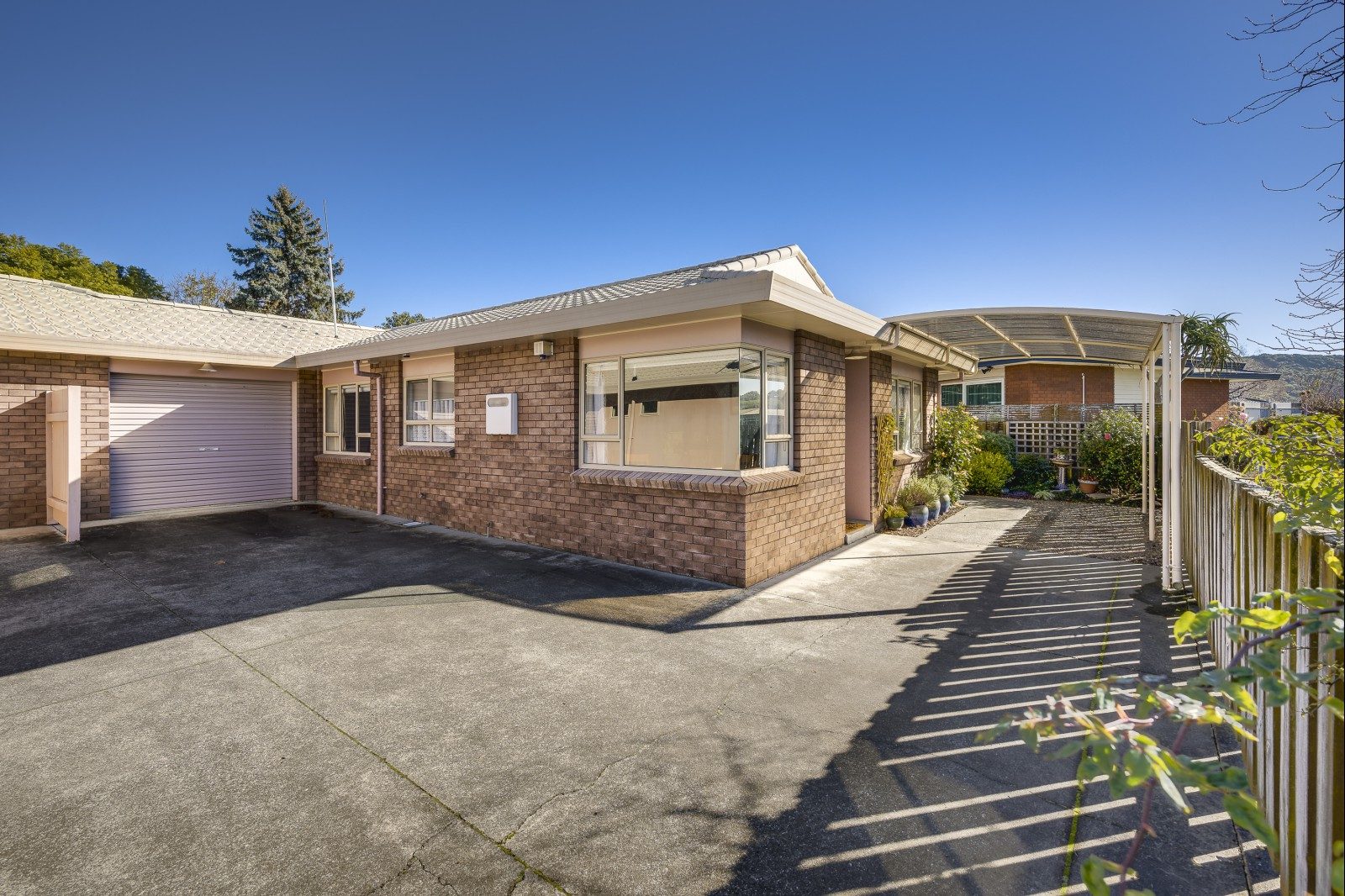 Top Taradale Townhouse — slide 17