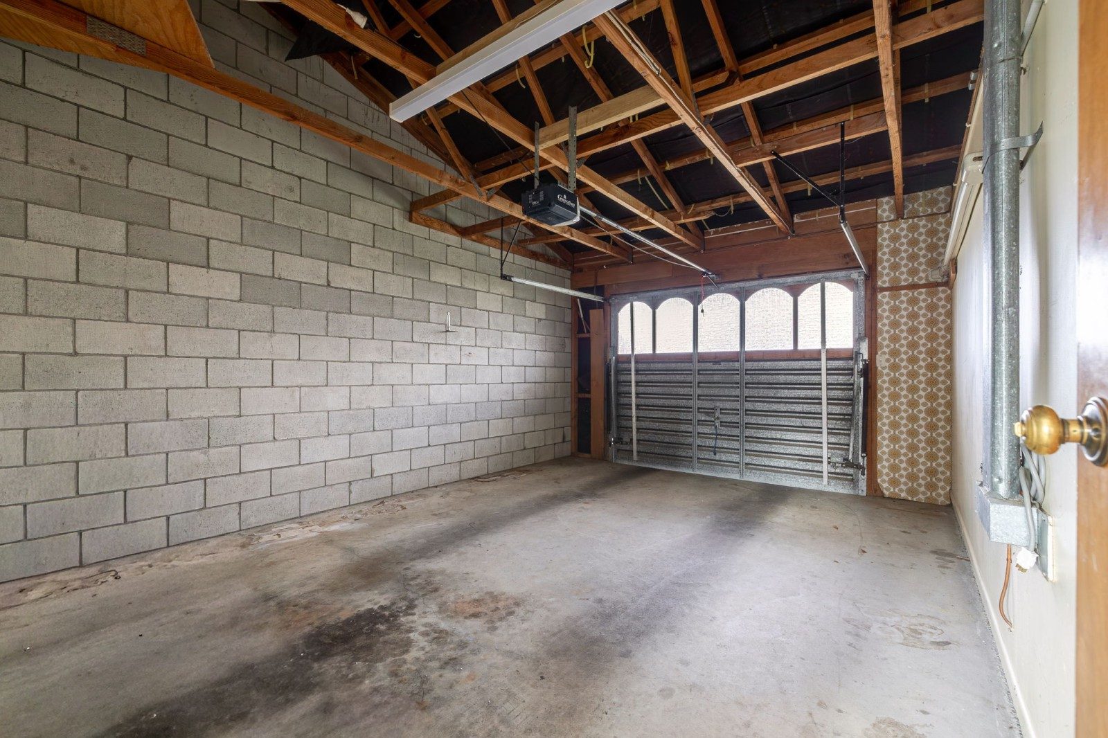 BRICK, BRIGHT & JUST RIGHT, A HOME TO DELIGHT! — slide 32