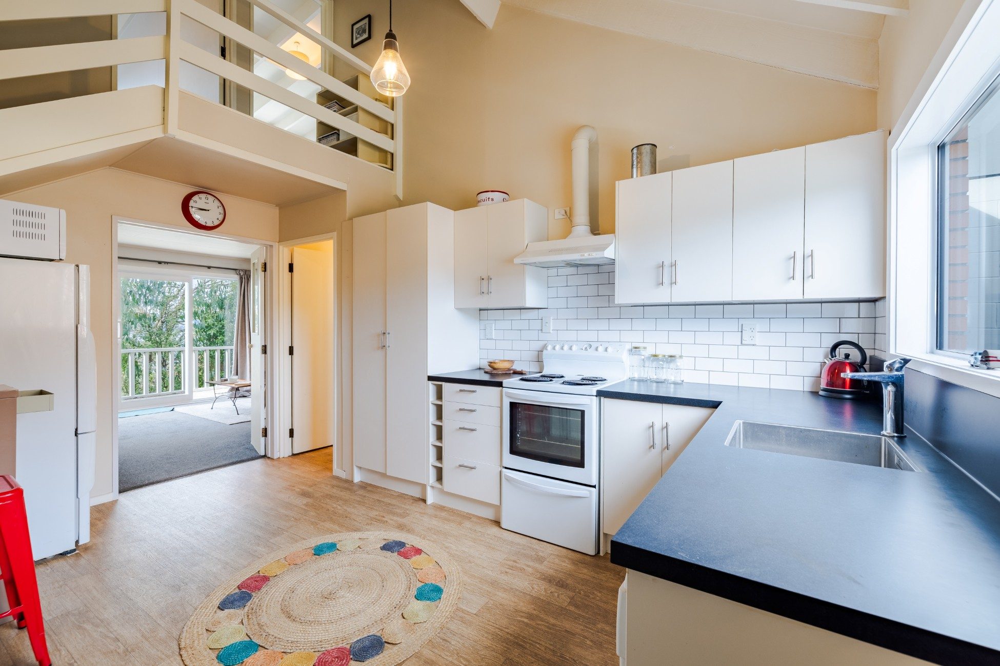 Effortless Living in a Prime Location — slide 2