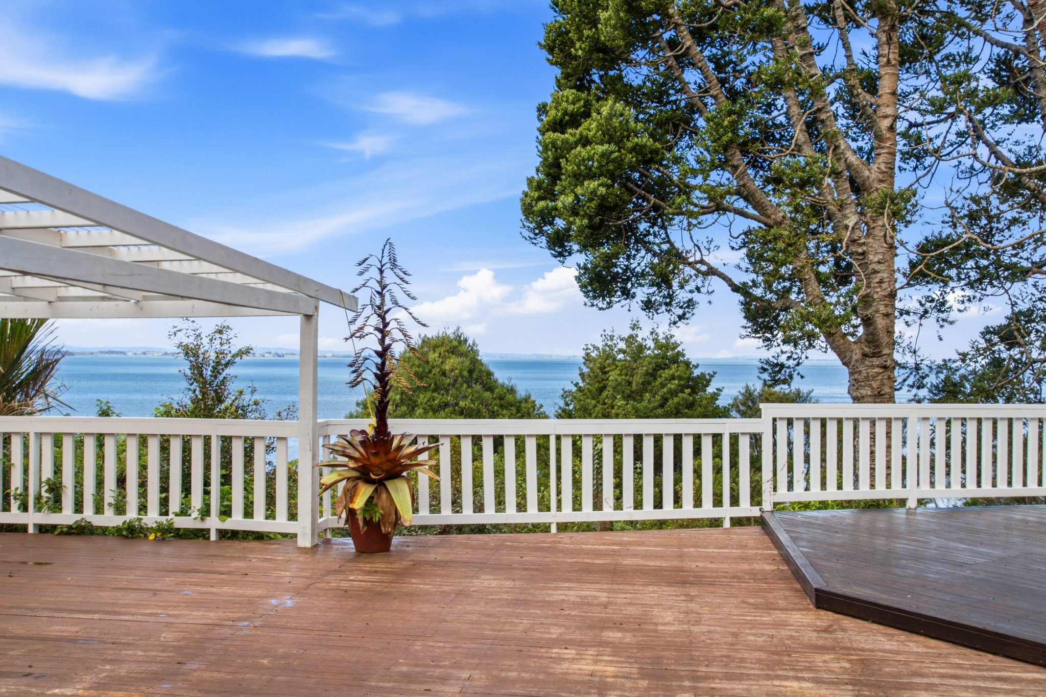 Sea Views, Space and Serenity! — slide 1