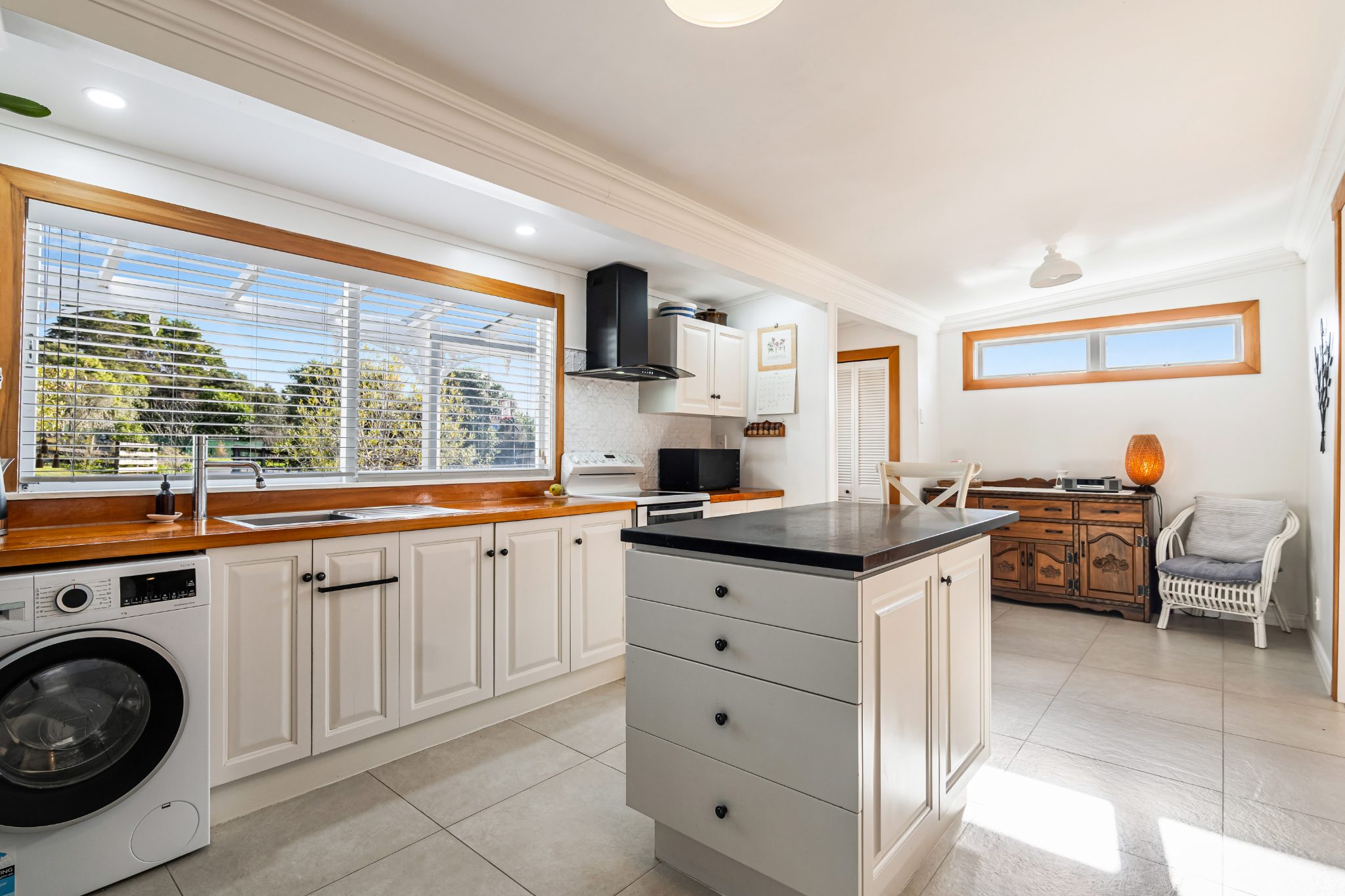 A Cosy Villa in Puhoi's Best-Kept Secret — slide 2