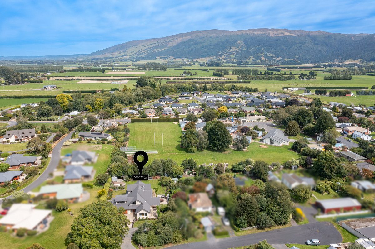 Substantial home on stunning section — slide 43