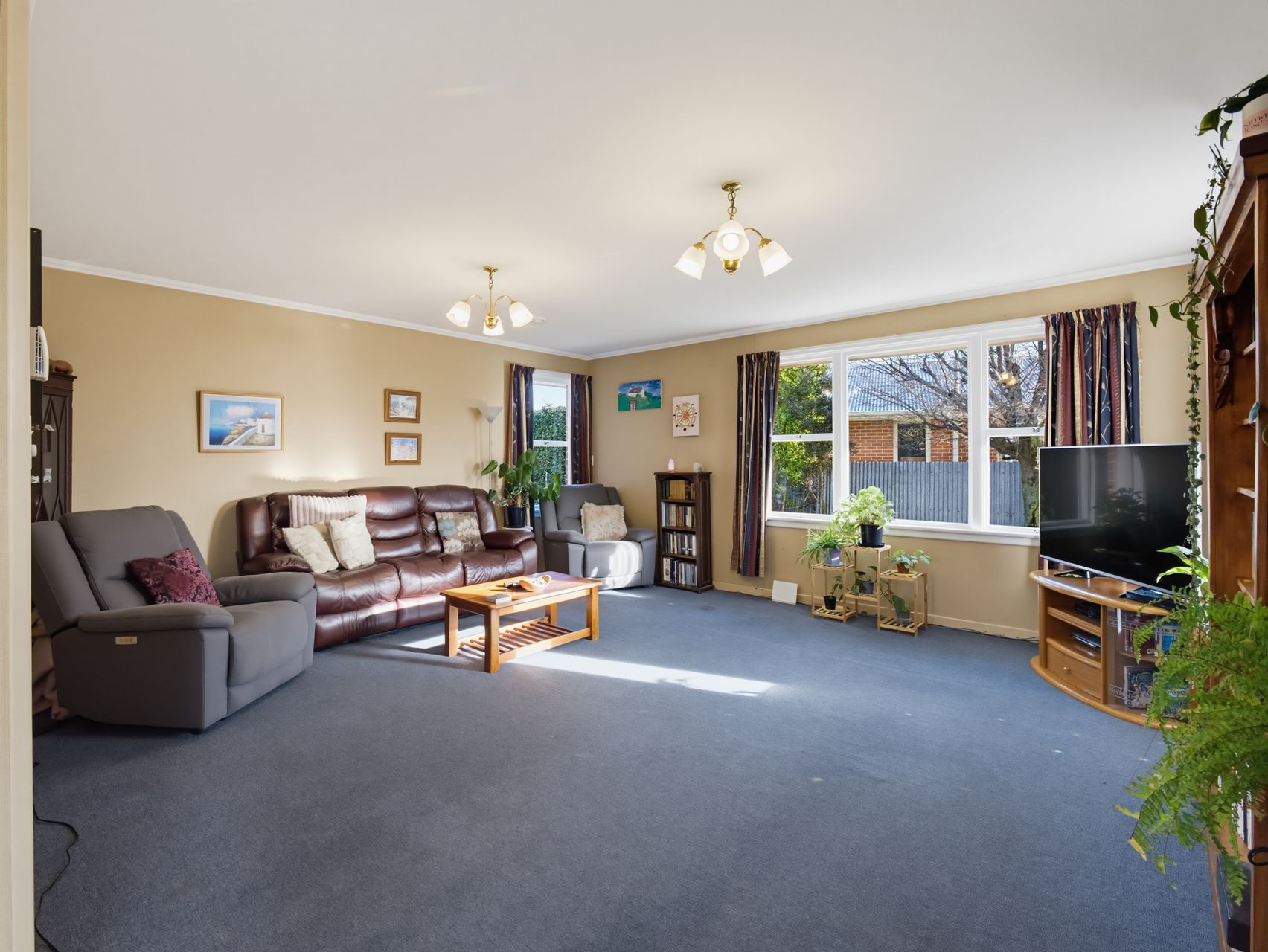 Family Home Ready for Its Next Chapter — slide 2