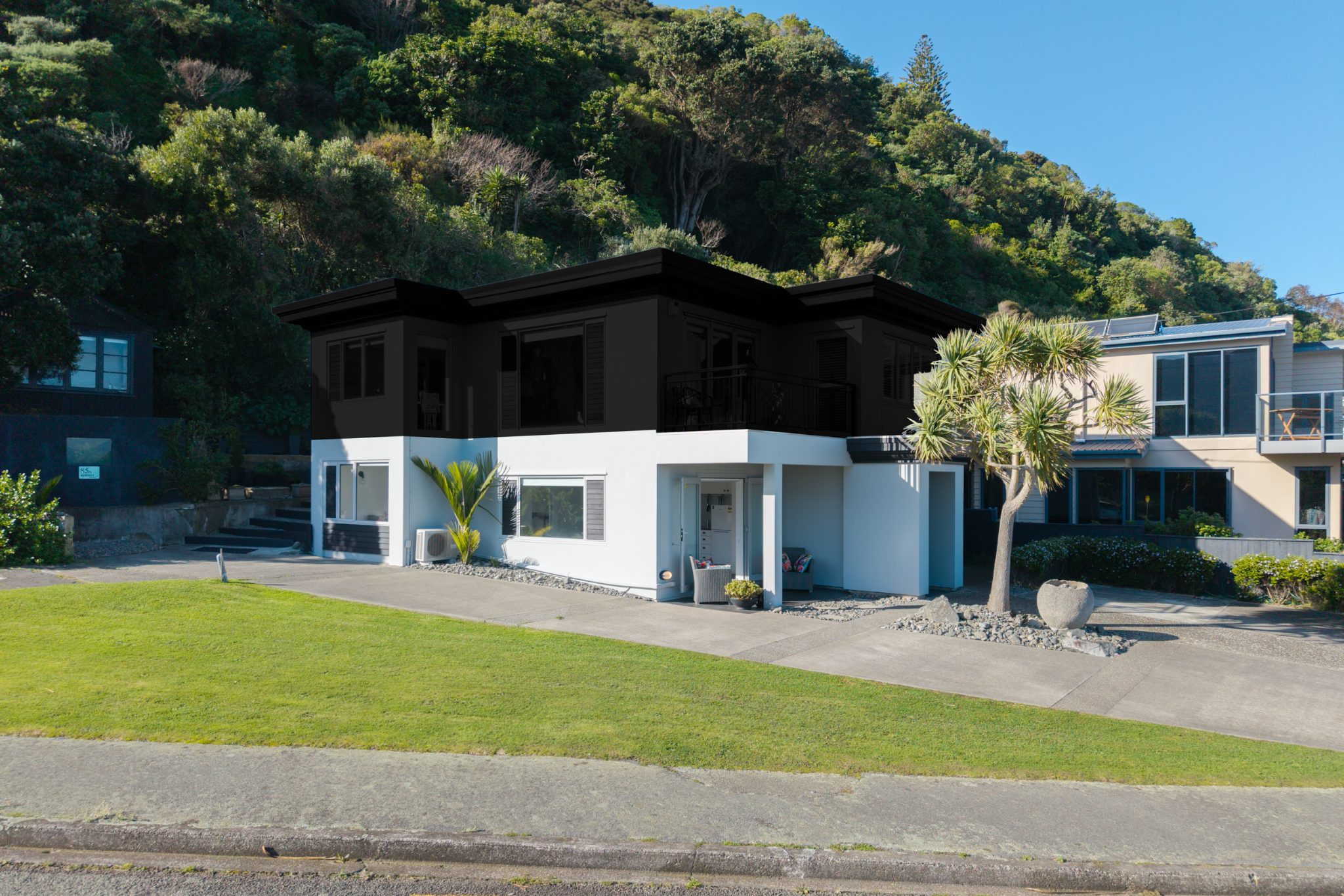 Beachfront Apartment- Something Special — slide 2