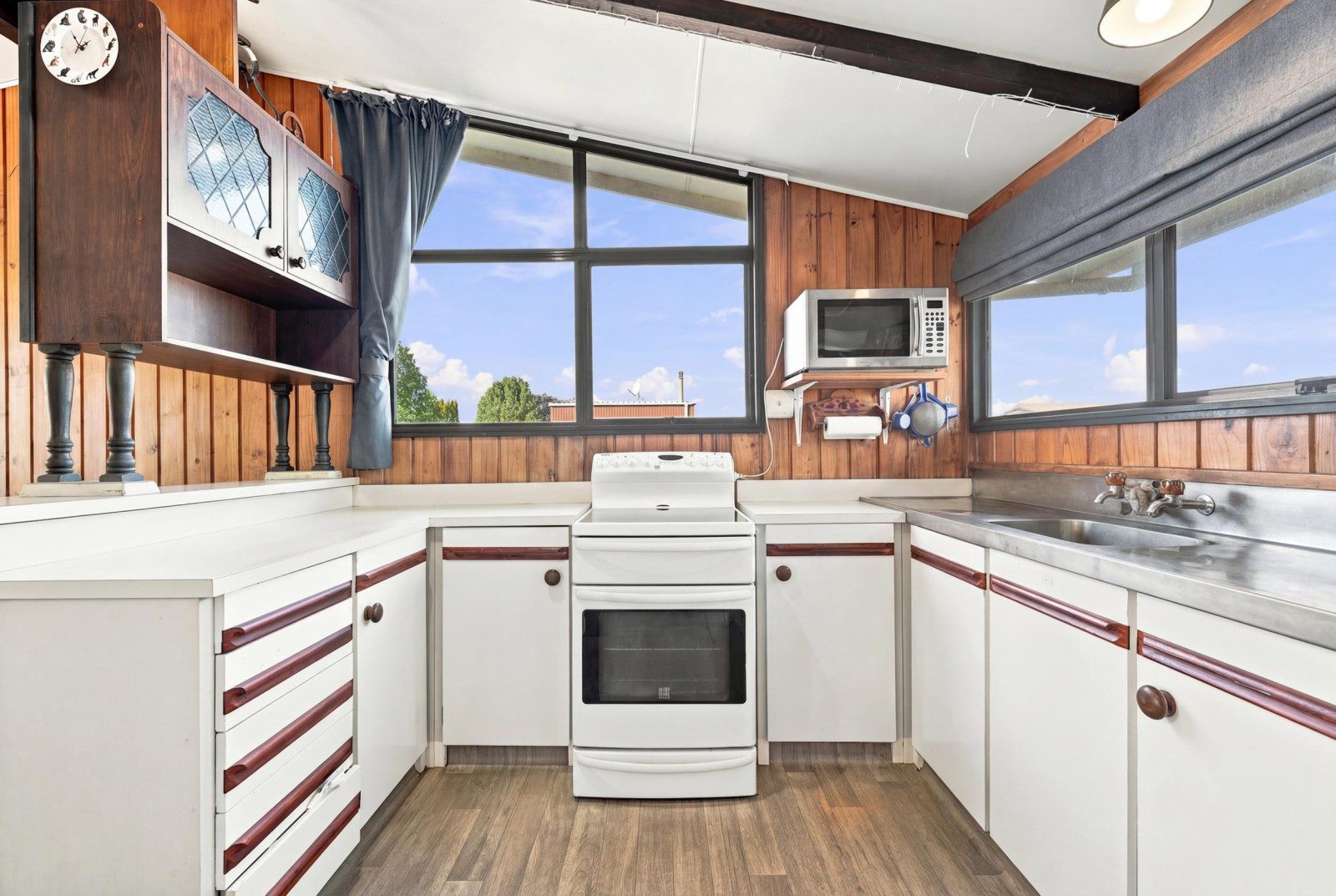 Space | Garaging | Wooden warmth — slide 2