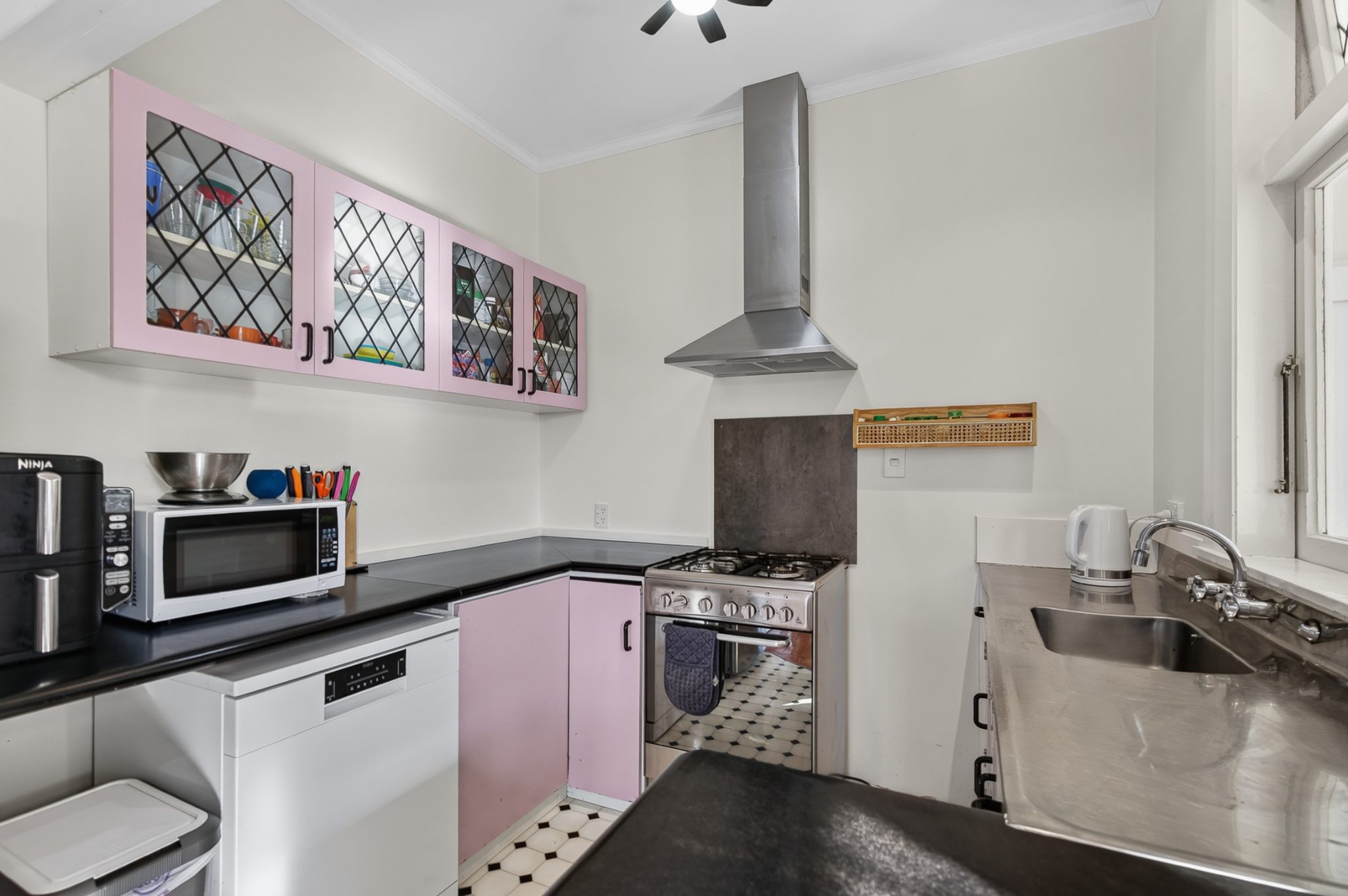 Great Buying In York Street — slide 2