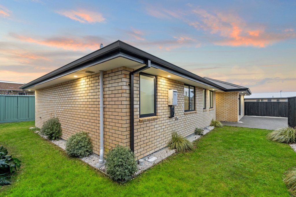 Owners Bought - Rare Town Centre Location — slide 13