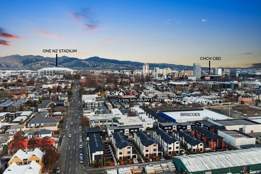 Airbnb-Friendly Investment in the Heart of Chch — slide 11