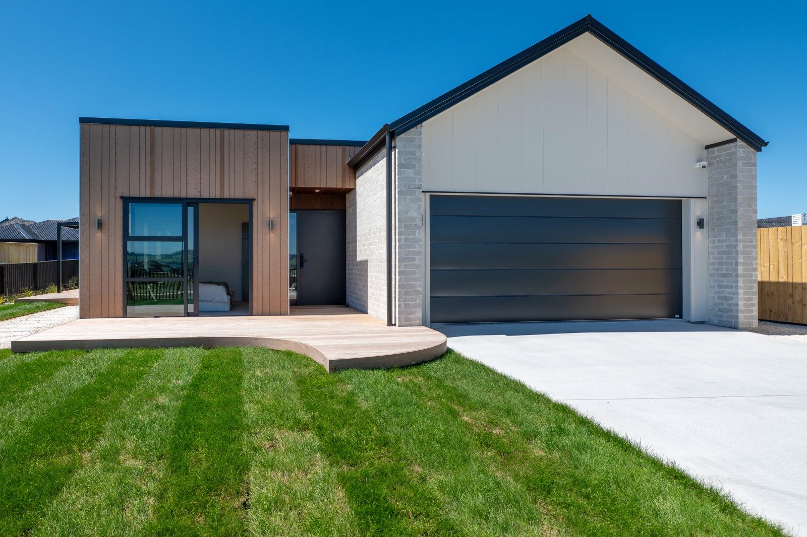 Luxury Home with Guest Retreat — slide 30