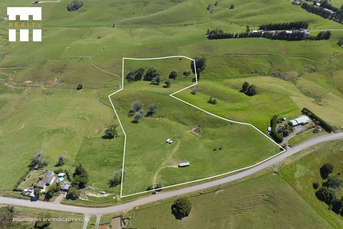 Charming Lifestyle Property Minutes from Kaitaia — slide 1