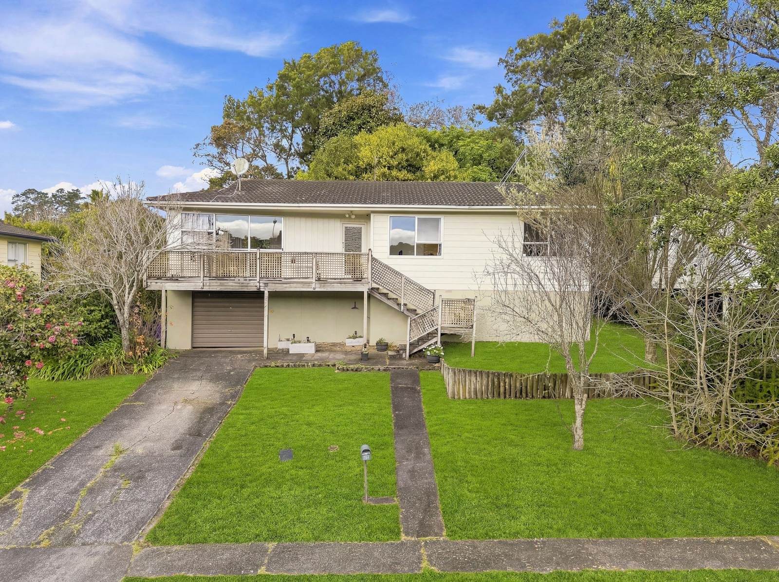Family Home on a large Freehold Section! — slide 2