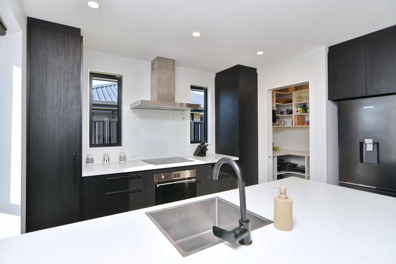 Great Location With Space & Style — slide 2