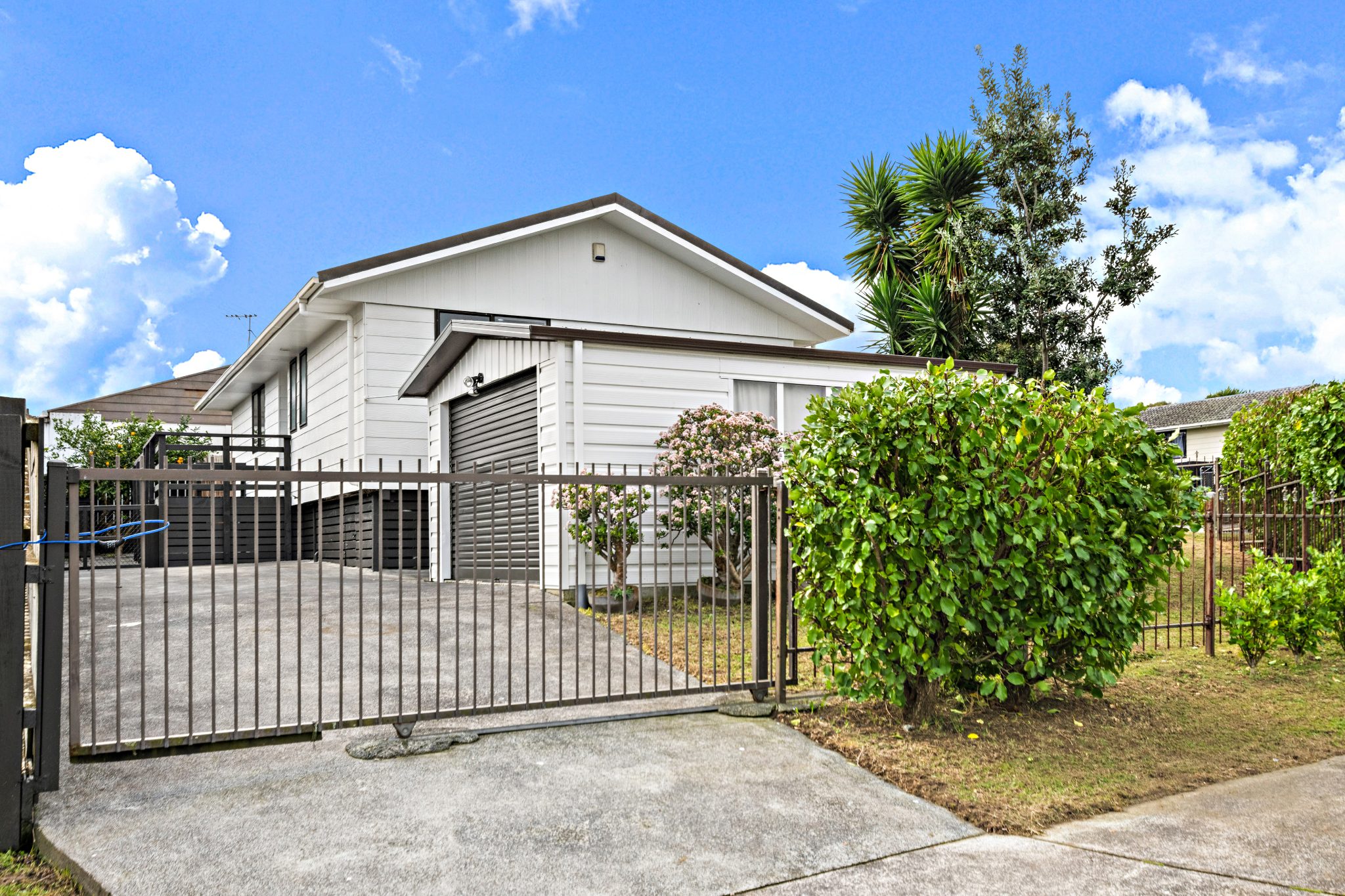 Family home with separate drive way — slide 2