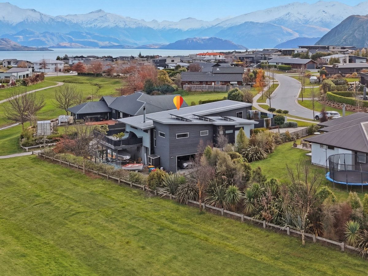 Family living, lifestyle and loads of parking — slide 38