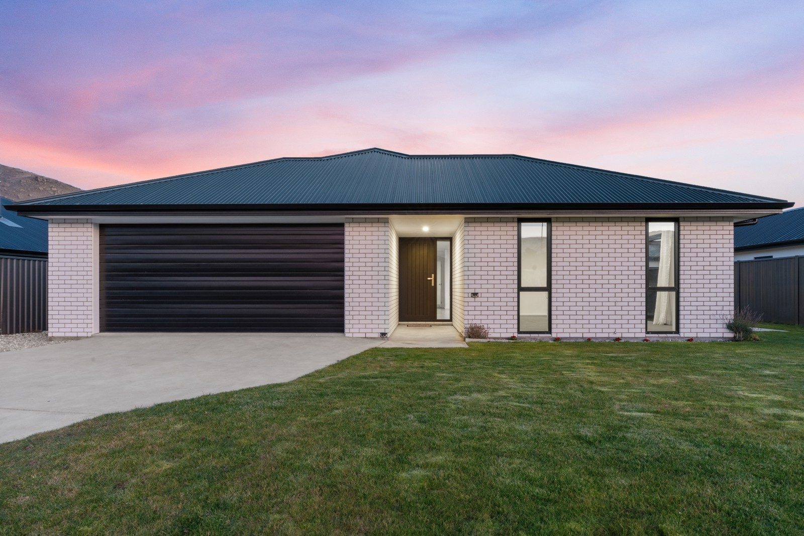Modern, low-maintenance living in Prospectors Park — slide 1