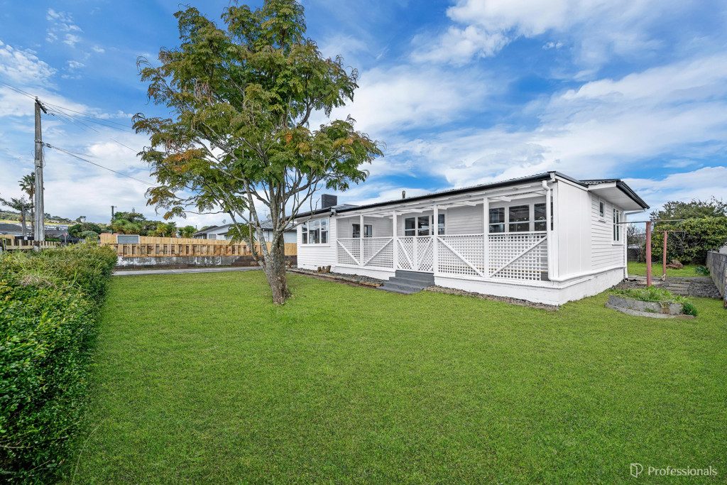 JUST MOVE IN & ENJOY - FULLY REFURBISHED — slide 2