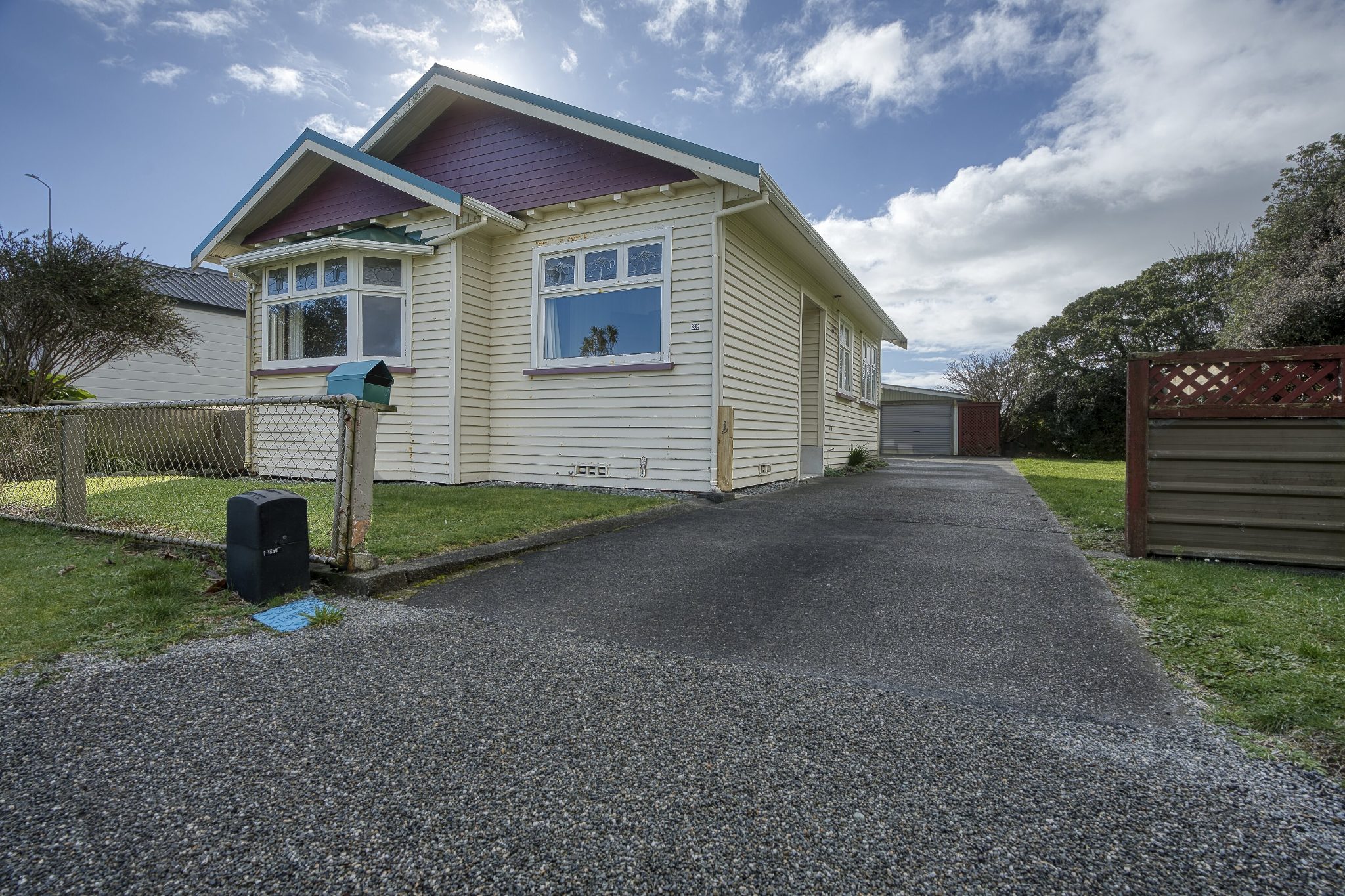 Fresh Roof, Fantastic Location — slide 1