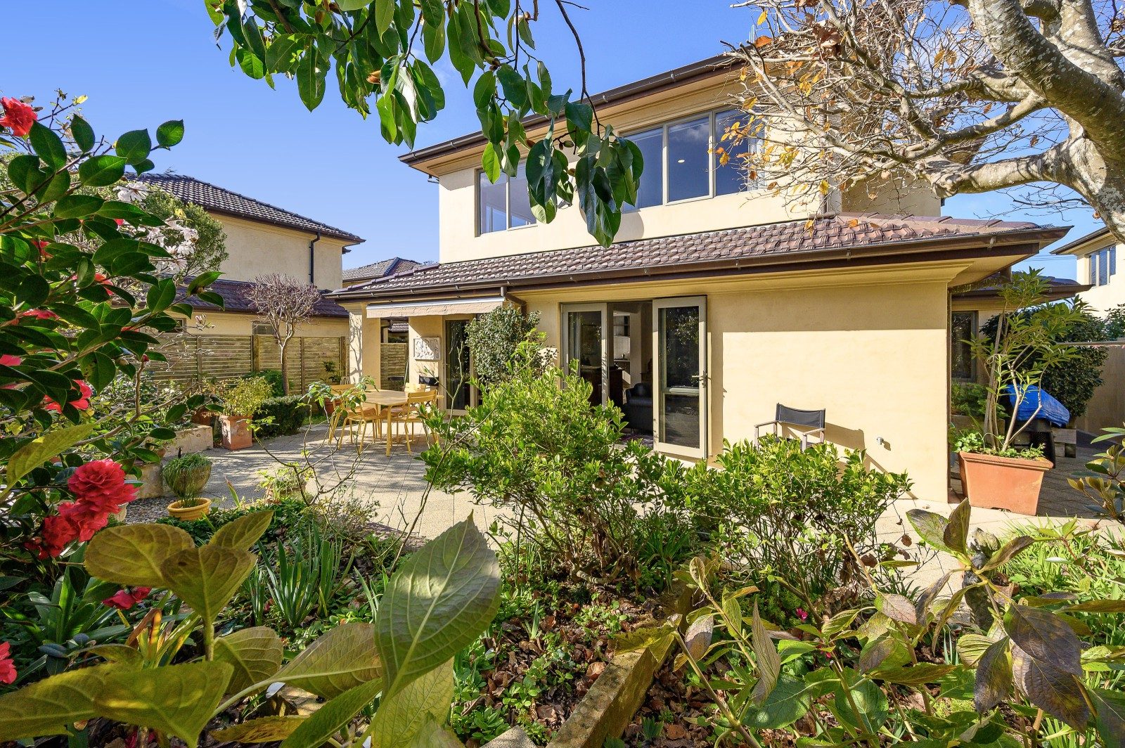 A timeless townhouse in a premier location — slide 26